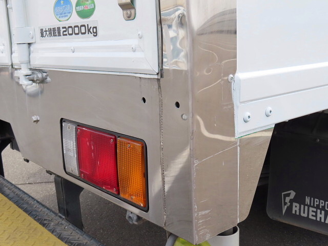 いすゞエルフ冷凍車（冷蔵車）小型（2t・3t）[写真28]