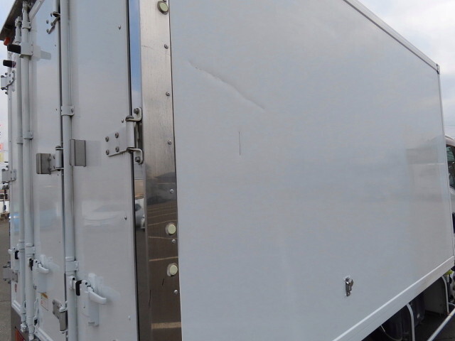 いすゞエルフ冷凍車（冷蔵車）小型（2t・3t）[写真29]