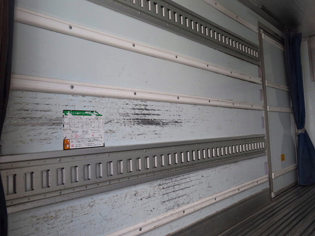 いすゞエルフ冷凍車（冷蔵車）小型（2t・3t）[写真34]