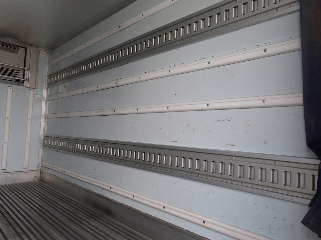 いすゞエルフ冷凍車（冷蔵車）小型（2t・3t）[写真35]