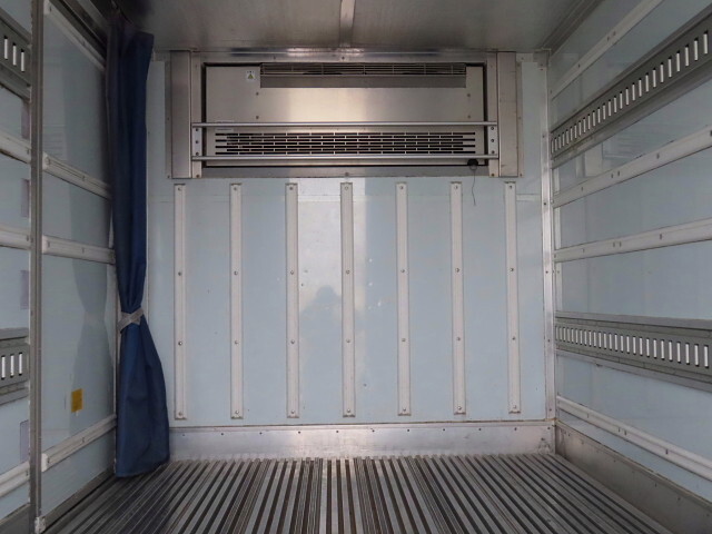 いすゞエルフ冷凍車（冷蔵車）小型（2t・3t）[写真36]