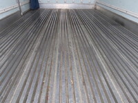 いすゞエルフ冷凍車（冷蔵車）小型（2t・3t）[写真38]