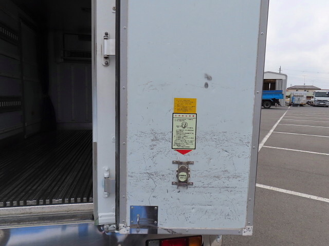 いすゞエルフ冷凍車（冷蔵車）小型（2t・3t）[写真38]