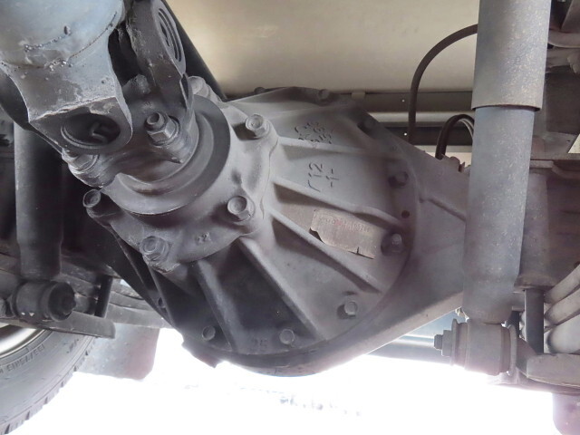 いすゞエルフ冷凍車（冷蔵車）小型（2t・3t）[写真09]