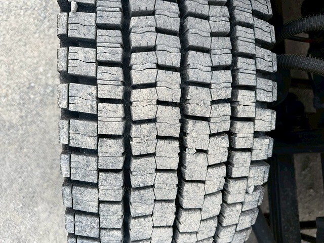 いすゞギガトレーラーヘッド（トラクターヘッド）大型（10t）[写真12]