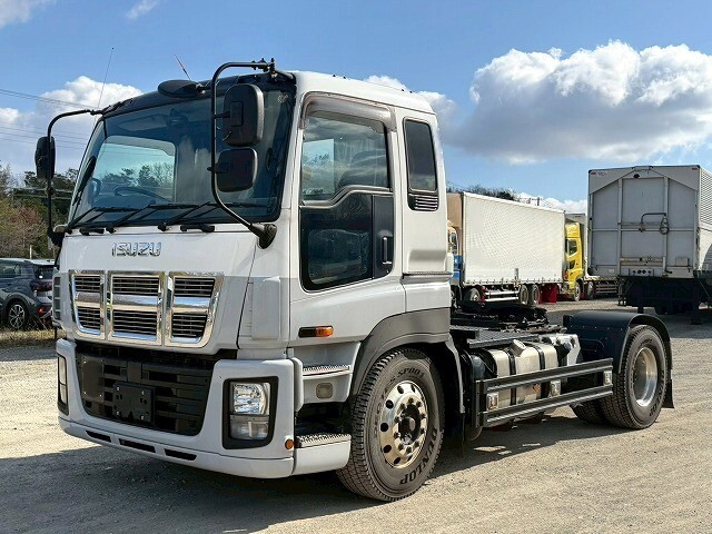 いすゞギガトレーラーヘッド（トラクターヘッド）大型（10t）[写真03]