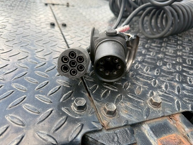 いすゞギガトレーラーヘッド（トラクターヘッド）大型（10t）[写真30]