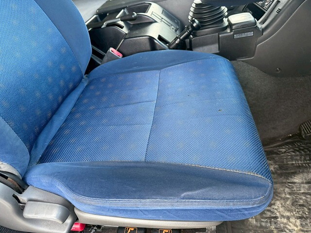 いすゞギガトレーラーヘッド（トラクターヘッド）大型（10t）[写真34]