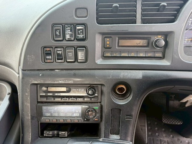 いすゞギガトレーラーヘッド（トラクターヘッド）大型（10t）[写真36]