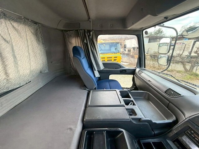 いすゞギガトレーラーヘッド（トラクターヘッド）大型（10t）[写真40]