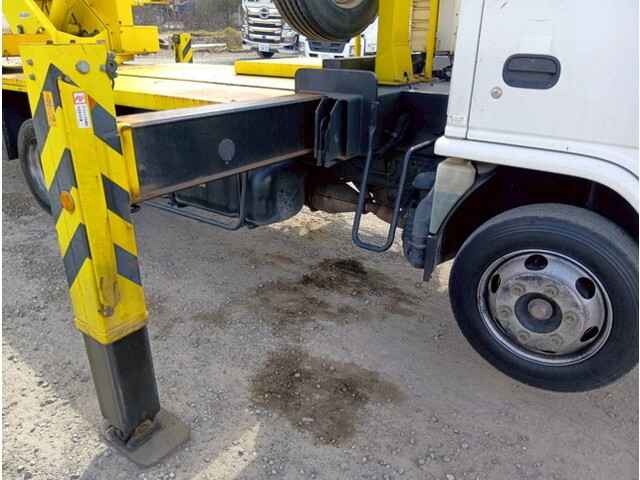 いすゞエルフ高所作業車小型（2t・3t）[写真16]