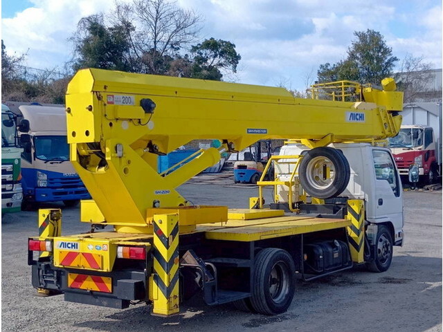 いすゞエルフ高所作業車小型（2t・3t）[写真02]