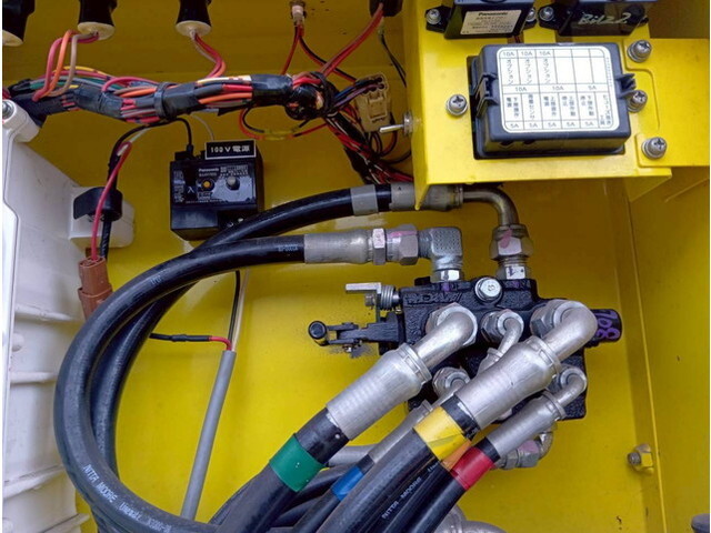 いすゞエルフ高所作業車小型（2t・3t）[写真26]