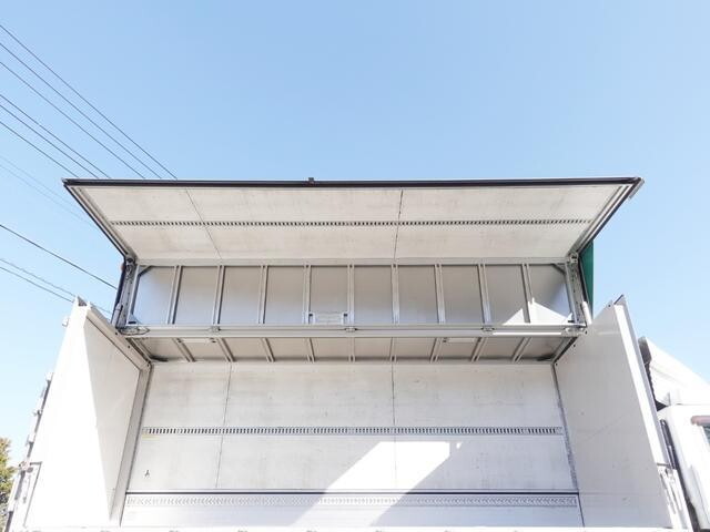 三菱ふそうキャンターアルミウイング小型（2t・3t）[写真11]