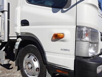 三菱ふそうキャンターアルミウイング小型（2t・3t）[写真05]