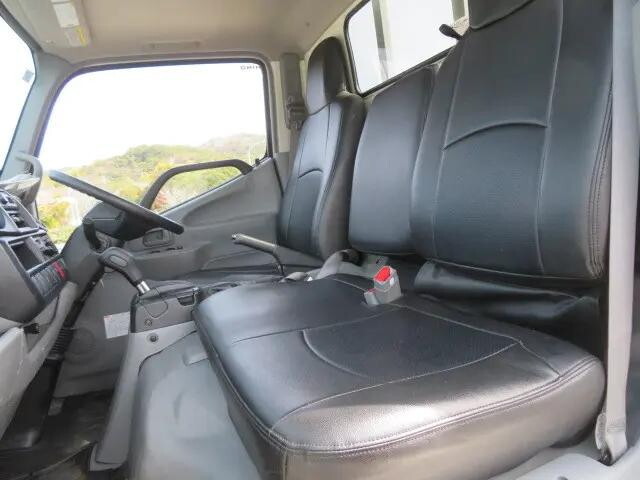 日野デュトロ平ボディ小型（2t・3t）[写真11]