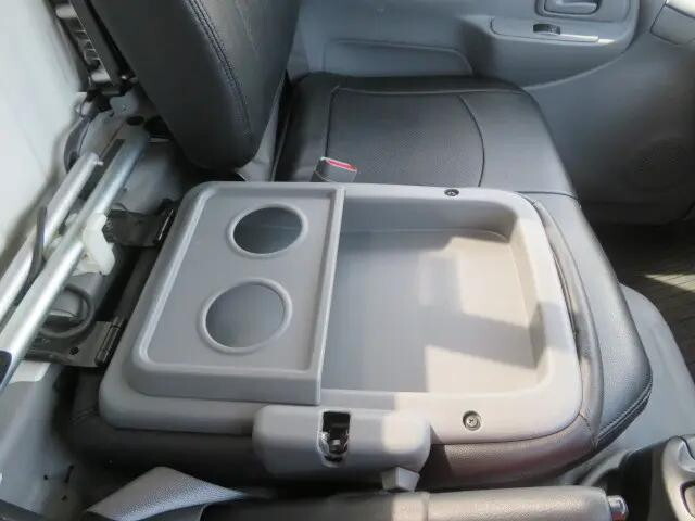 日野デュトロ平ボディ小型（2t・3t）[写真12]