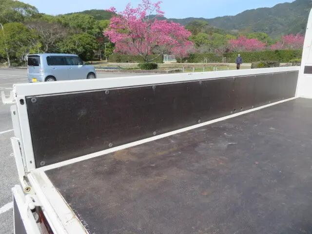 日野デュトロ平ボディ小型（2t・3t）[写真23]