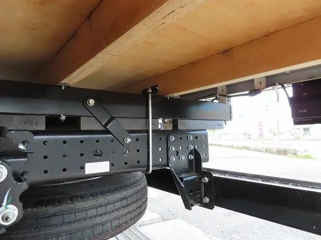 三菱ふそうキャンタークレーン4段小型（2t・3t）[写真34]