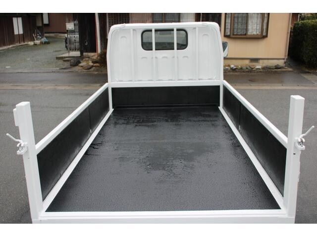 三菱ふそうキャンター平ボディ小型（2t・3t）[写真17]