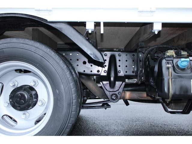 三菱ふそうキャンター平ボディ小型（2t・3t）[写真22]