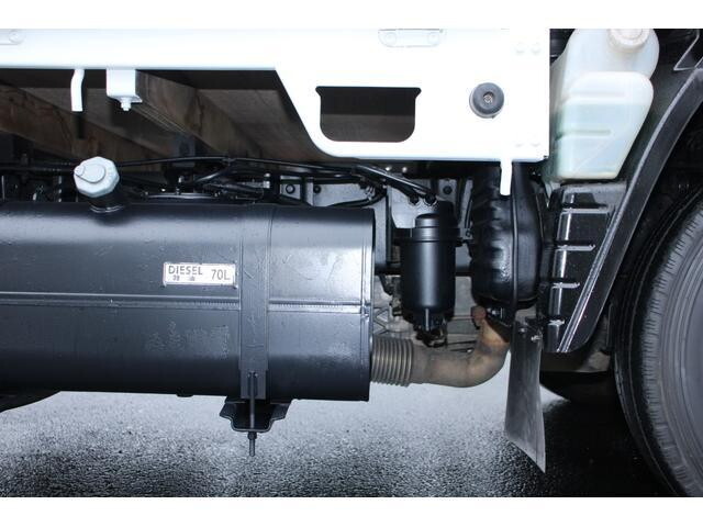 三菱ふそうキャンター平ボディ小型（2t・3t）[写真23]