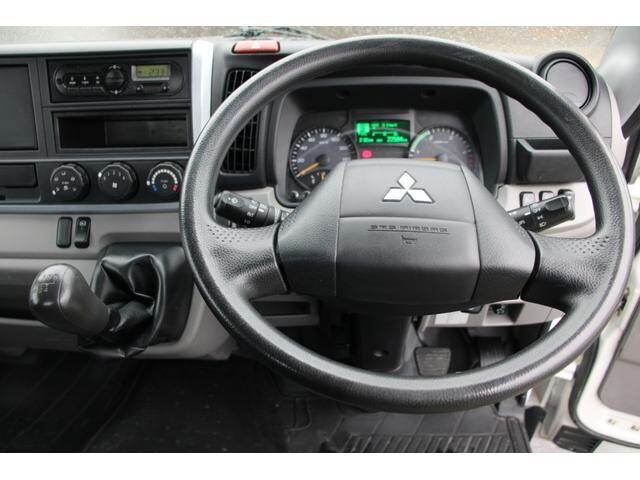 三菱ふそうキャンター平ボディ小型（2t・3t）[写真31]