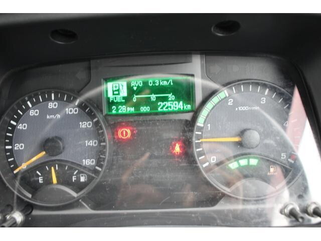 三菱ふそうキャンター平ボディ小型（2t・3t）[写真32]