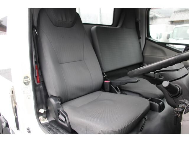 三菱ふそうキャンター平ボディ小型（2t・3t）[写真35]