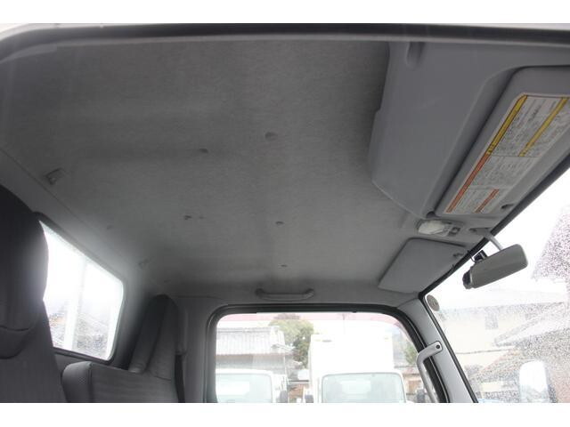 三菱ふそうキャンター平ボディ小型（2t・3t）[写真36]