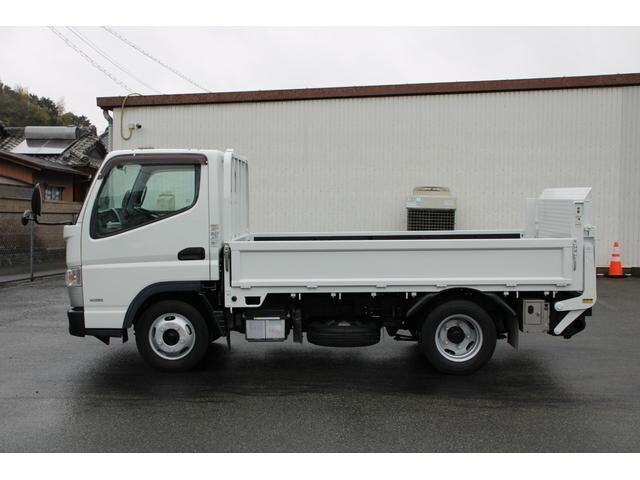 三菱ふそうキャンター平ボディ小型（2t・3t）[写真04]