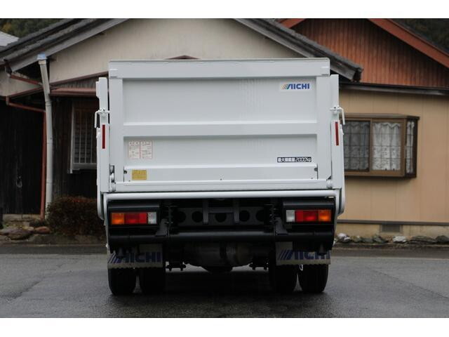 三菱ふそうキャンター平ボディ小型（2t・3t）[写真06]