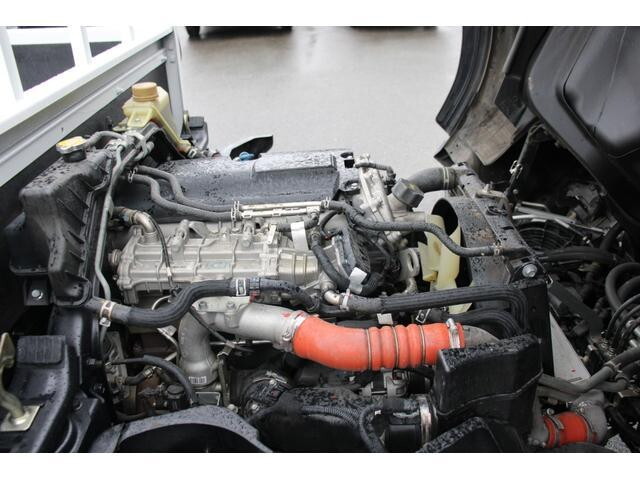 三菱ふそうキャンター平ボディ小型（2t・3t）[写真09]