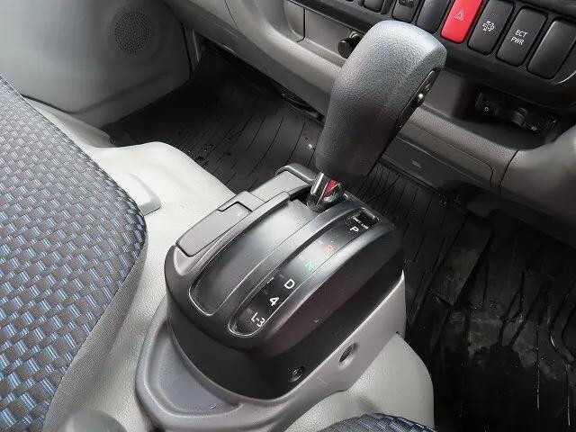 日野デュトロ冷凍車（冷蔵車）小型（2t・3t）[写真17]