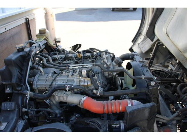 三菱ふそうキャンター平ボディ小型（2t・3t）[写真11]