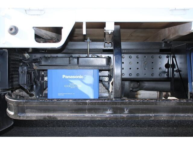 三菱ふそうキャンター平ボディ小型（2t・3t）[写真16]