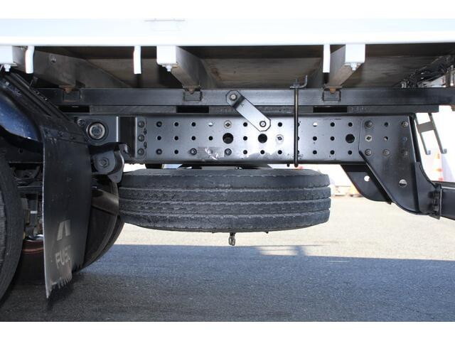 三菱ふそうキャンター平ボディ小型（2t・3t）[写真18]