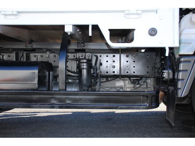 三菱ふそうキャンター平ボディ小型（2t・3t）[写真23]