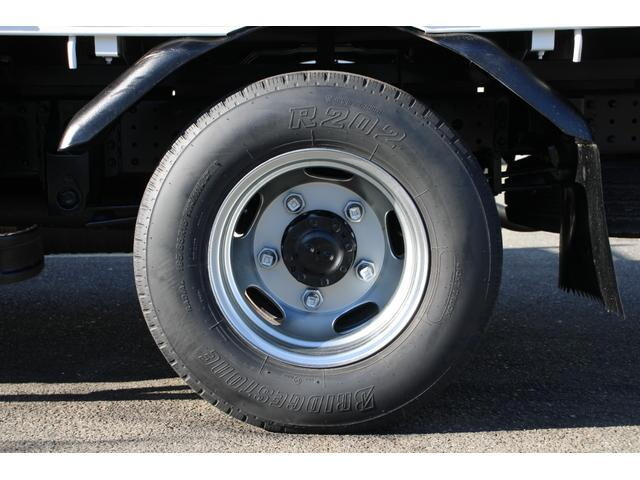 三菱ふそうキャンター平ボディ小型（2t・3t）[写真25]