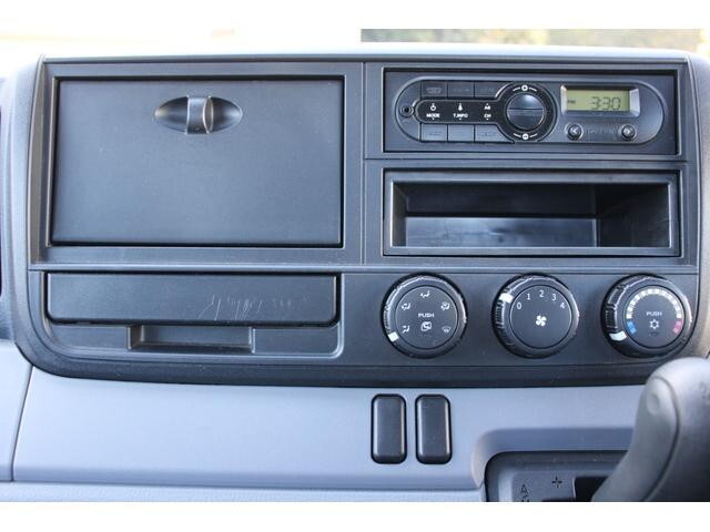 三菱ふそうキャンター平ボディ小型（2t・3t）[写真30]