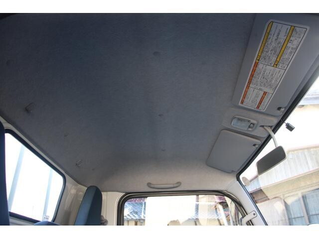三菱ふそうキャンター平ボディ小型（2t・3t）[写真37]
