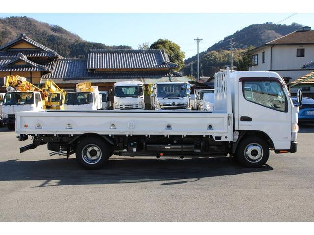 三菱ふそうキャンター平ボディ小型（2t・3t）[写真04]