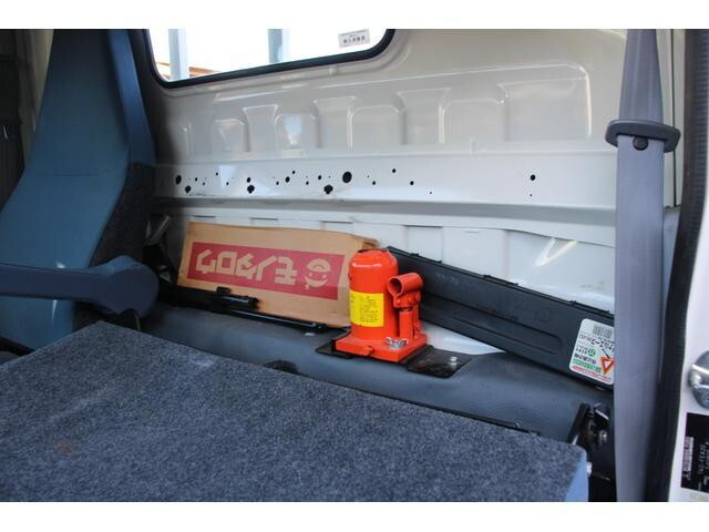 三菱ふそうキャンター平ボディ小型（2t・3t）[写真40]