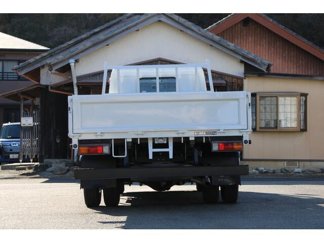 三菱ふそうキャンター平ボディ小型（2t・3t）[写真05]