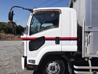 いすゞフォワードアルミウイング中型（4t）[写真12]