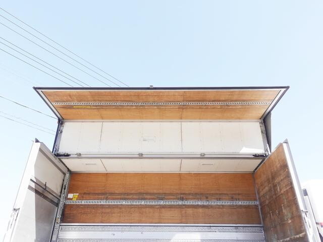 いすゞフォワードアルミウイング中型（4t）[写真13]