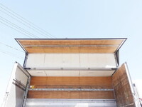 いすゞフォワードアルミウイング中型（4t）[写真14]