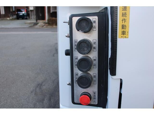 三菱ふそうファイターパッカー車（塵芥車）中型（4t）[写真39]