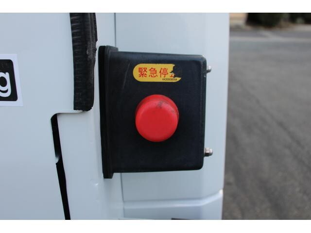 三菱ふそうファイターパッカー車（塵芥車）中型（4t）[写真40]