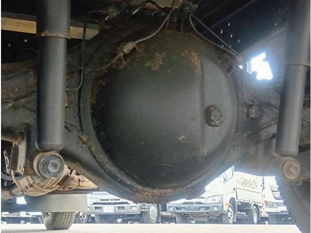 トヨタトヨエース平ボディ小型（2t・3t）[写真11]